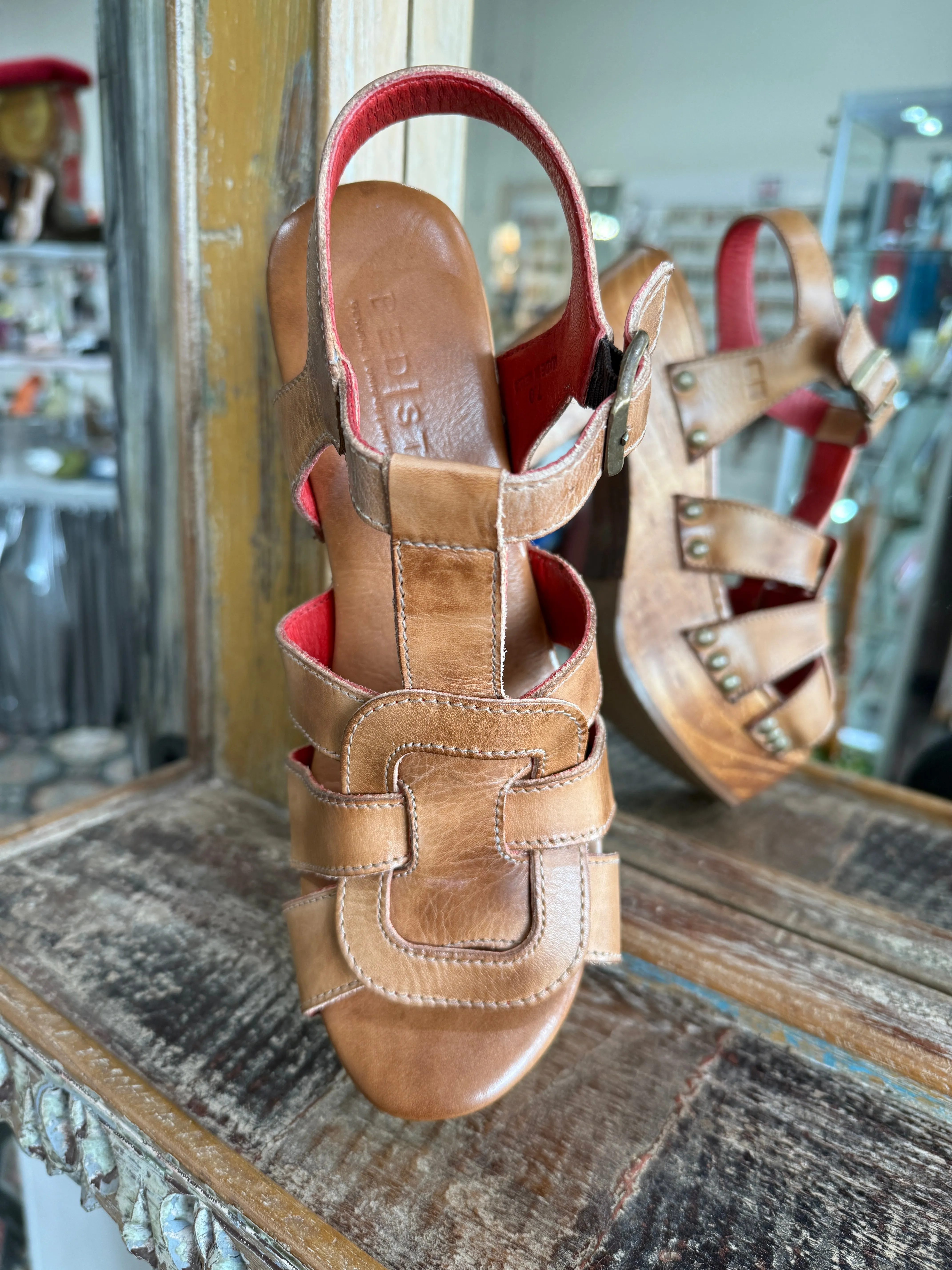 Bedstu Caitlin Platform Sandal