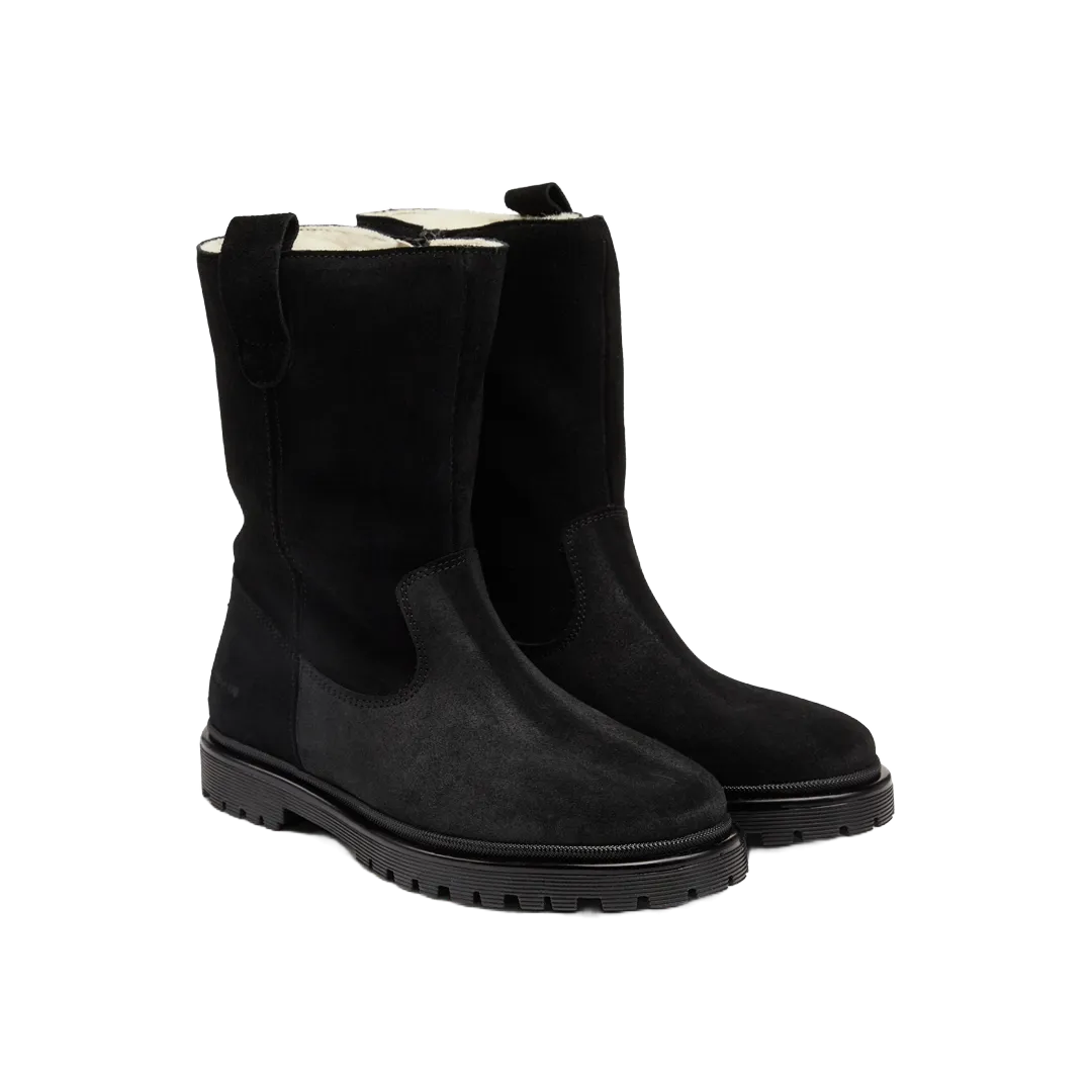 Boot with wool and track sole