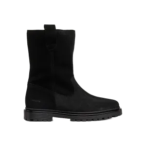 Boot with wool and track sole