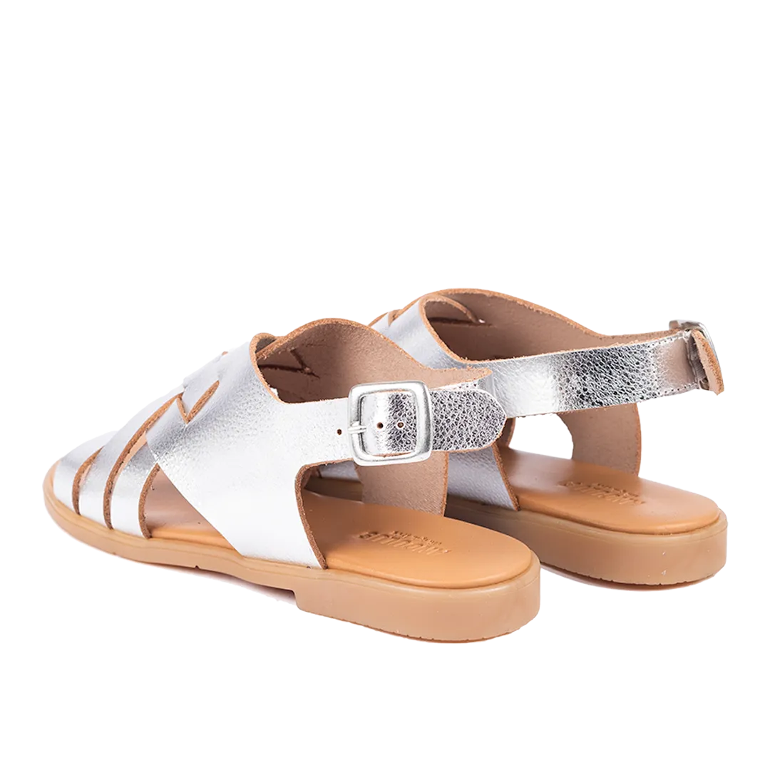 Braid sandal with buckle closure