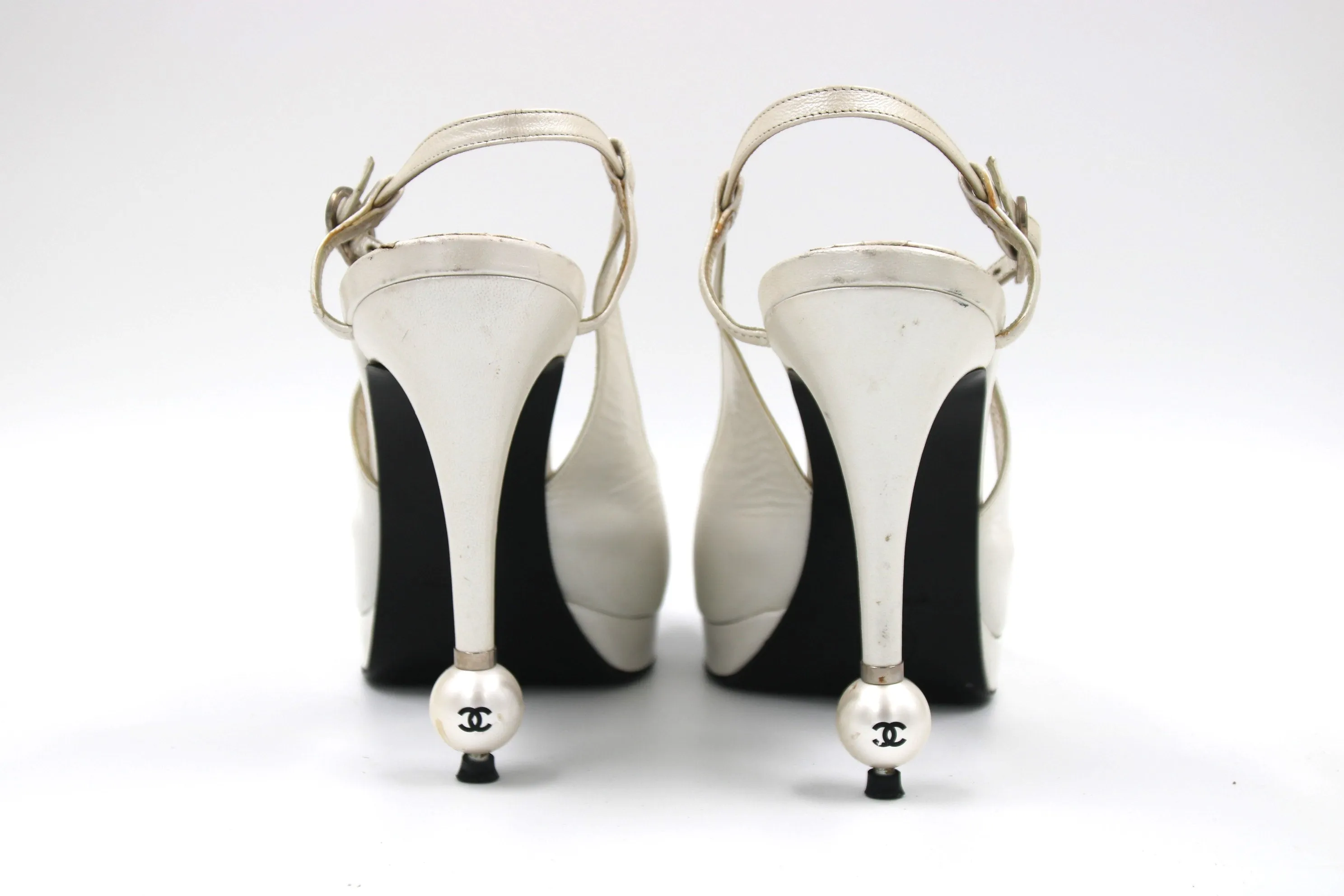 CHANEL White & Black Leather CC Pearl Pump Heels