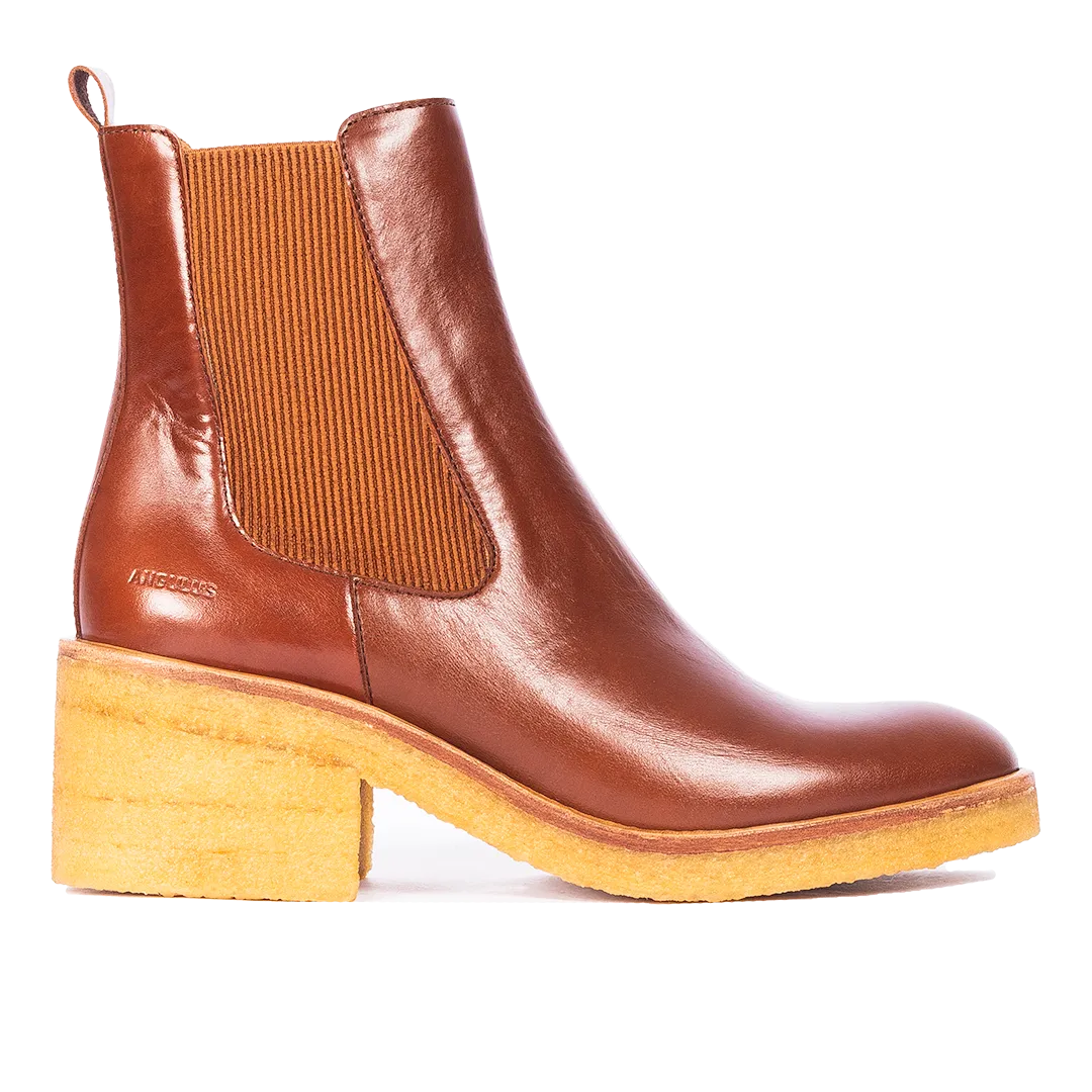 Chelsea boot with elastic