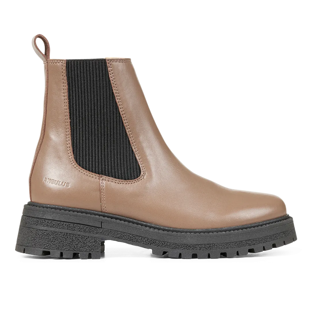 Chelsea Boot with track sole