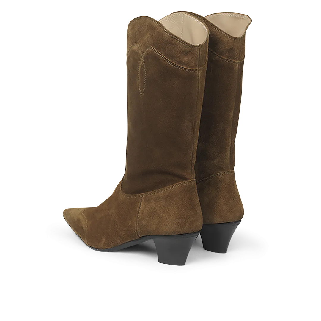 Cowboy boot with zipper