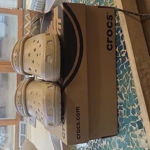 Crocs classic iridescent clog