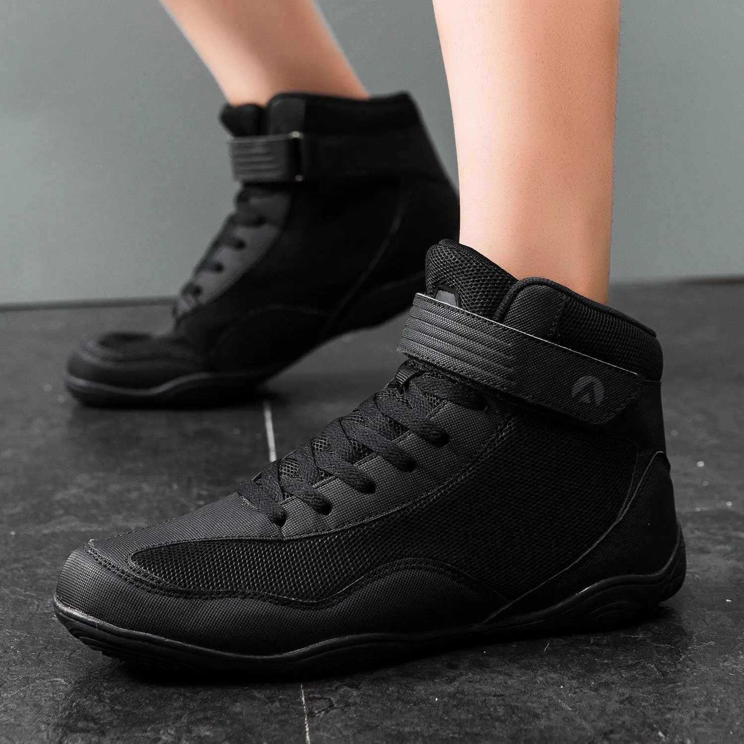 DimaiGlobal Men's Wrestling Shoe Fitness Sneaker Boxing Shoes Zero Drop Sole High Top Fighting Shoes Taekwondo Karate Martial Arts Training Shoes