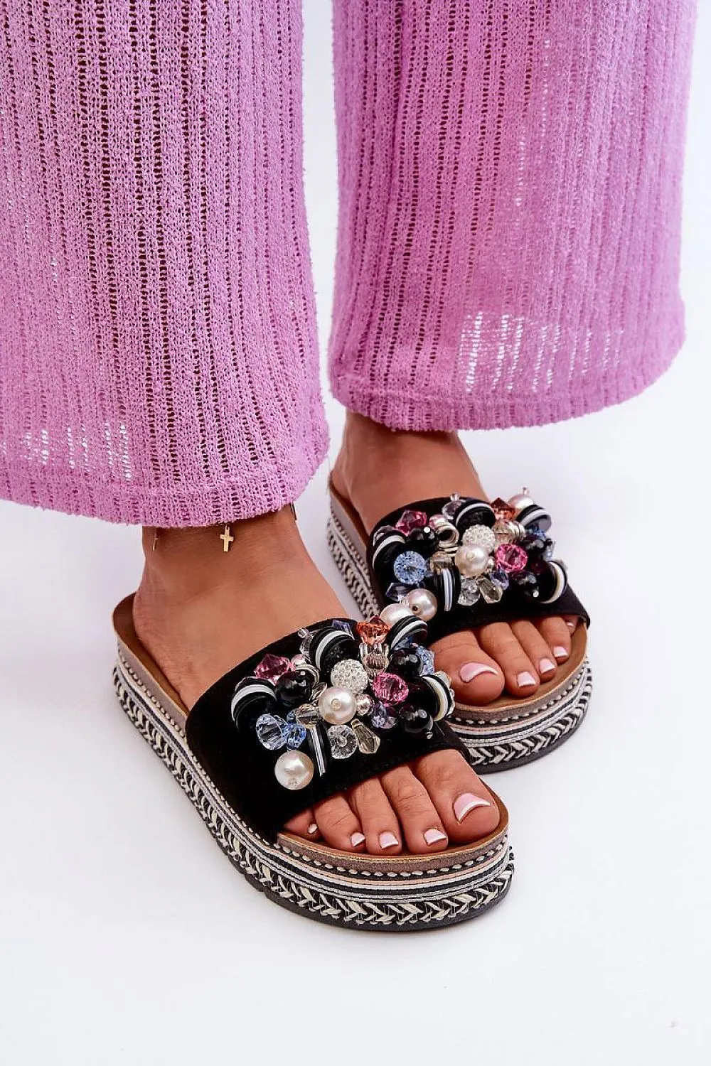 Fashion-Forward Comfortable & Chic Flip-Flops