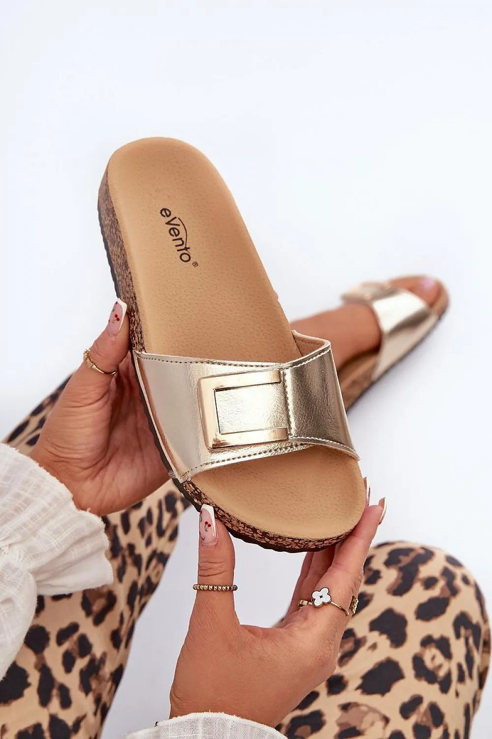 Fashion-Forward Comfortable & Chic Flip-Flops