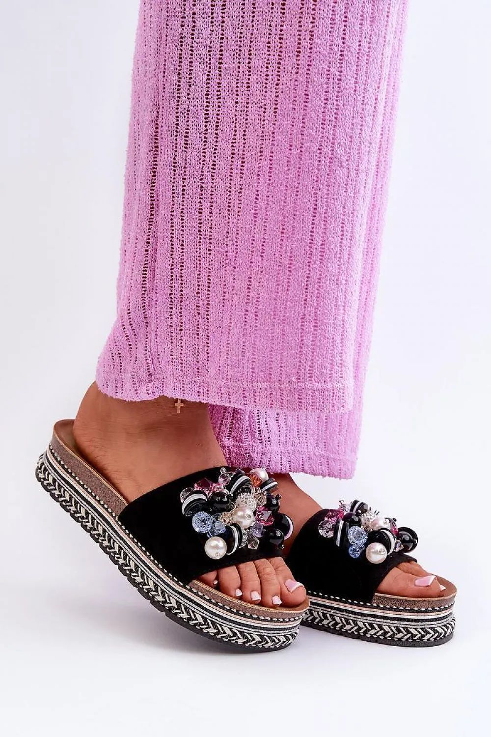 Fashion-Forward Comfortable & Chic Flip-Flops