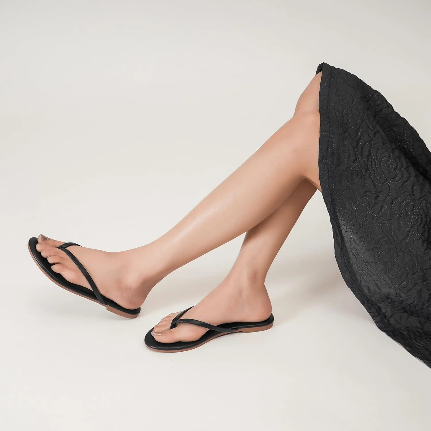 Flip Flops Sandals for Women, Summer Fashion Leather Slippers, Lightweight Comfortable Beach Sandals Slip On Flat Dressy Size 6-10