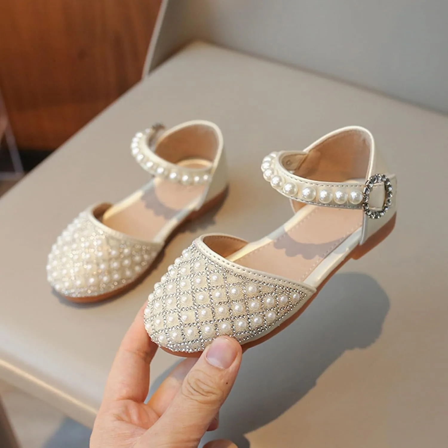 Girls Pearl Glitter Pageant Sandals Closed Toe Ankle Strap High Heel Non Slip Sandals Elegant Princess Wedding Shoes