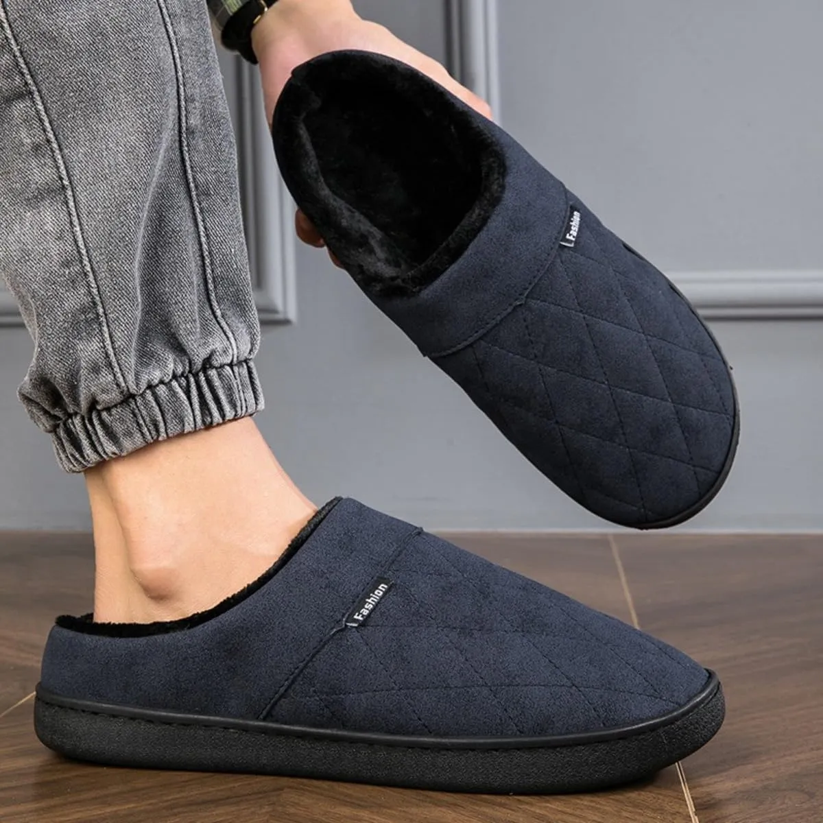 High-Density Mens Clog Slippers Two-Tone Cotton-Blen, Memory Foam bottom Warm House Slippers Suitable for Walking in the Park and Relaxing at Home.