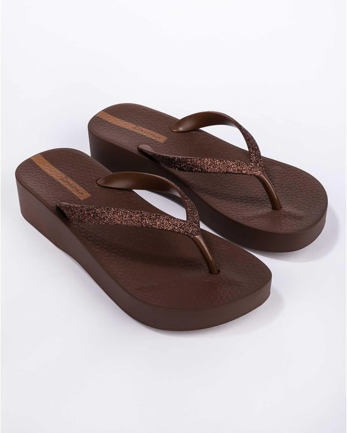 Ipanema Women's Mesh Chic Platform Flip Flops - Comfortable and Trendy Summer Platform Sandals with Glittery Straps, Anatomic Footbed & Non-Slip Sole