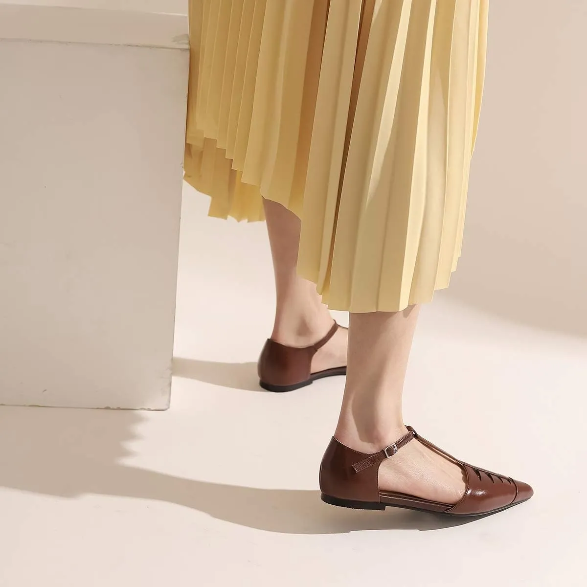 LEHOOR Women Pointed Toe T-Strap Flats Ankle Strap Genuine Leather Low Heel Pumps Closed Toe Summer Trendy Sandals for Women Comfortable Concise Dress Shoes 4-10 M US