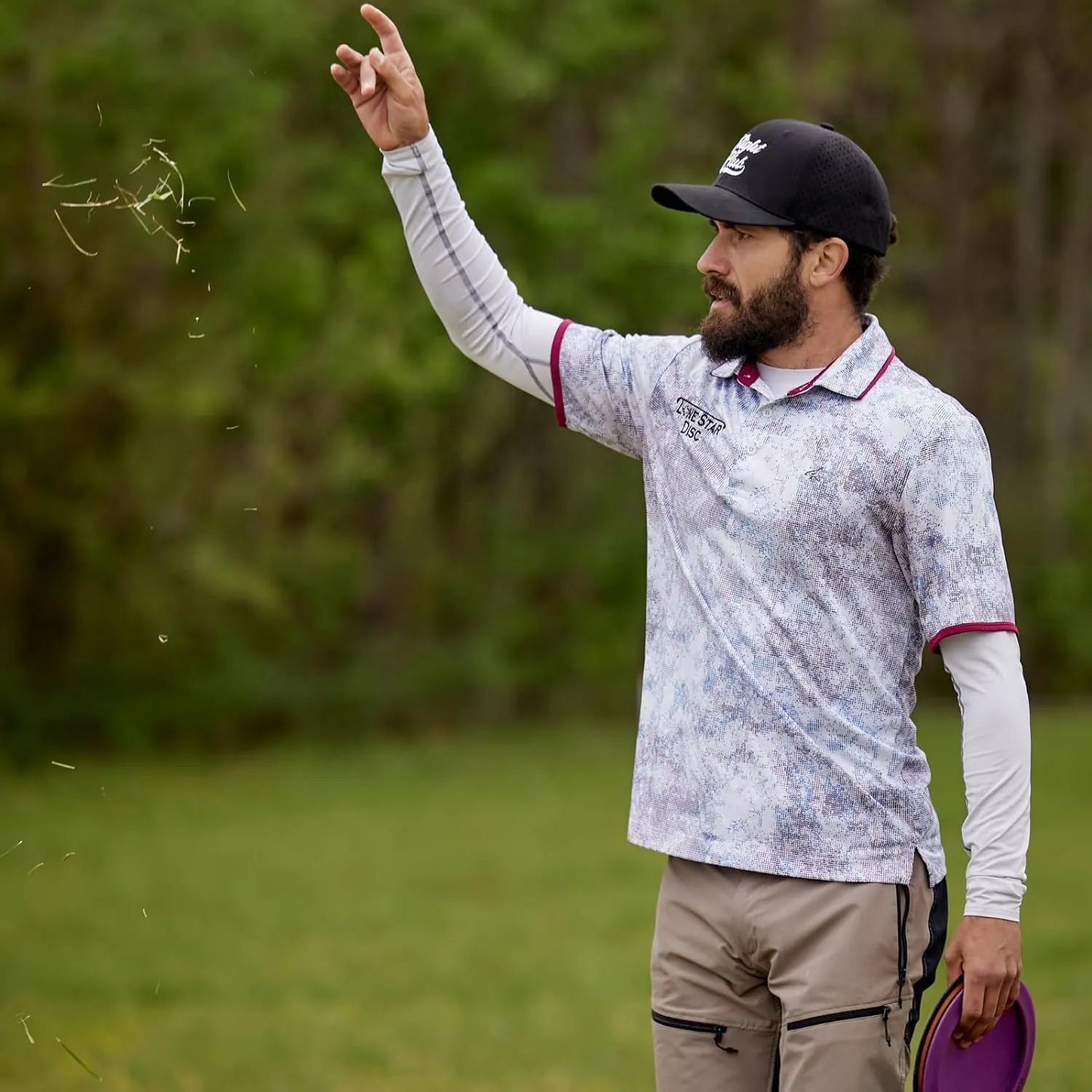 Lone Star Disc Glow Benny | Stable Disc Golf Approach Disc | Glows in The Dark | Ideal Throwing Putter | Colors May Vary