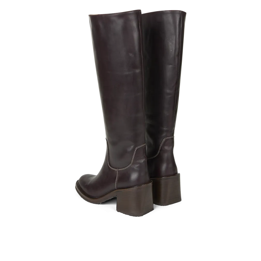 Longshafted boot