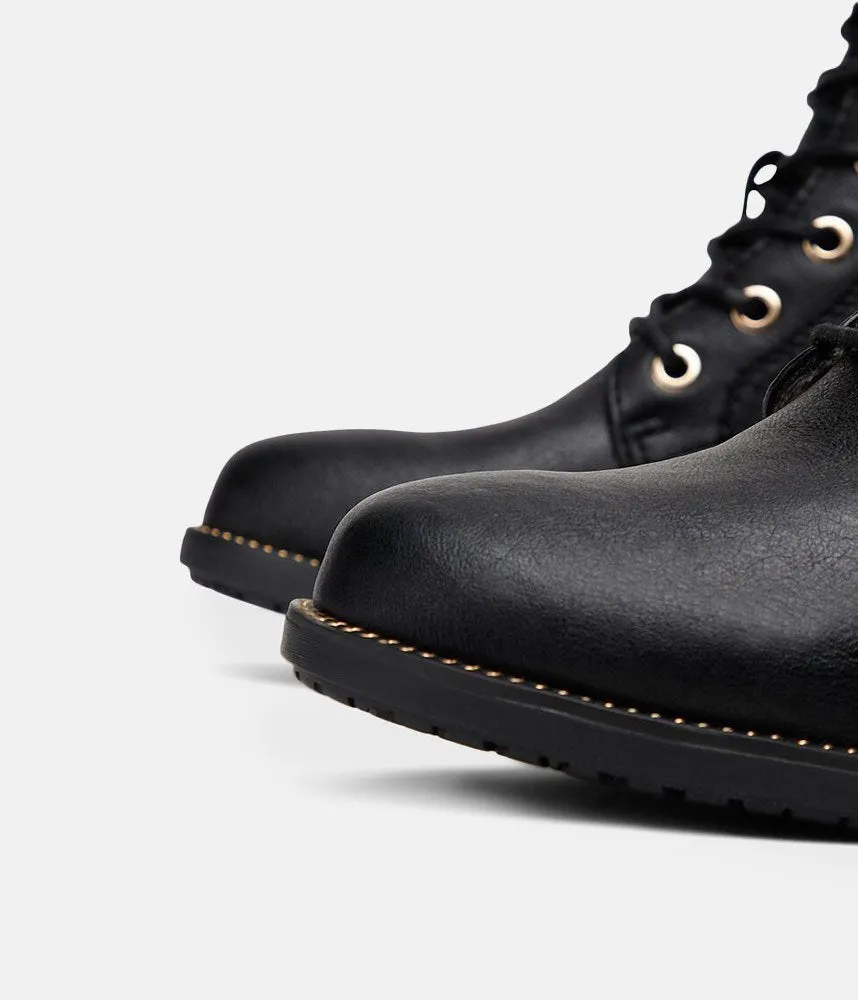 Mustang Stylish Black Ankle Boots