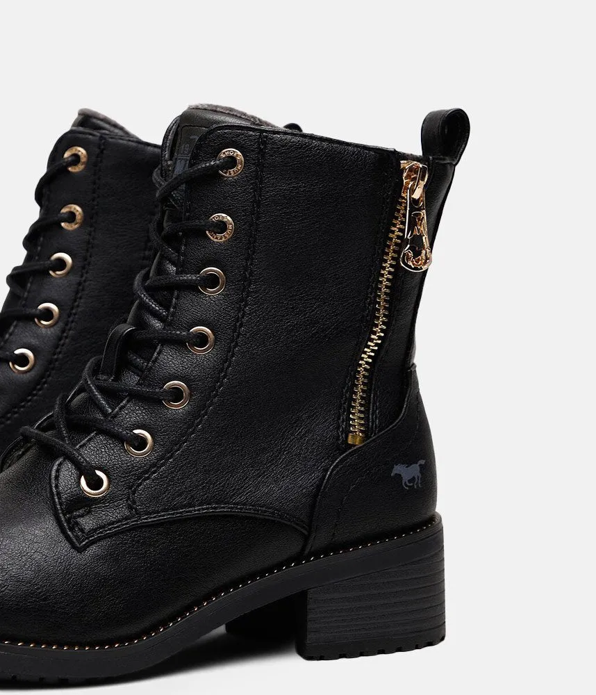 Mustang Stylish Black Ankle Boots