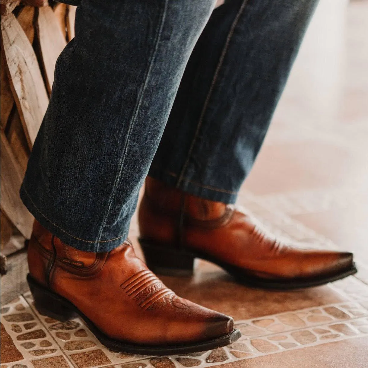 Soto Boots Mens Burnished Snip Toe Cowboy Boots H50030