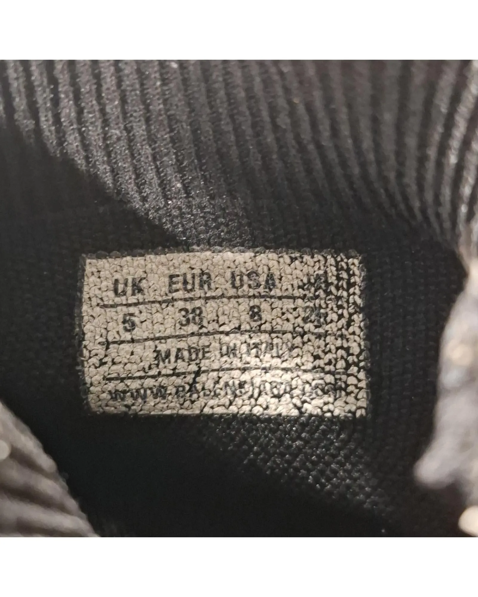 Speed Trainer Sneaker Socklike Design