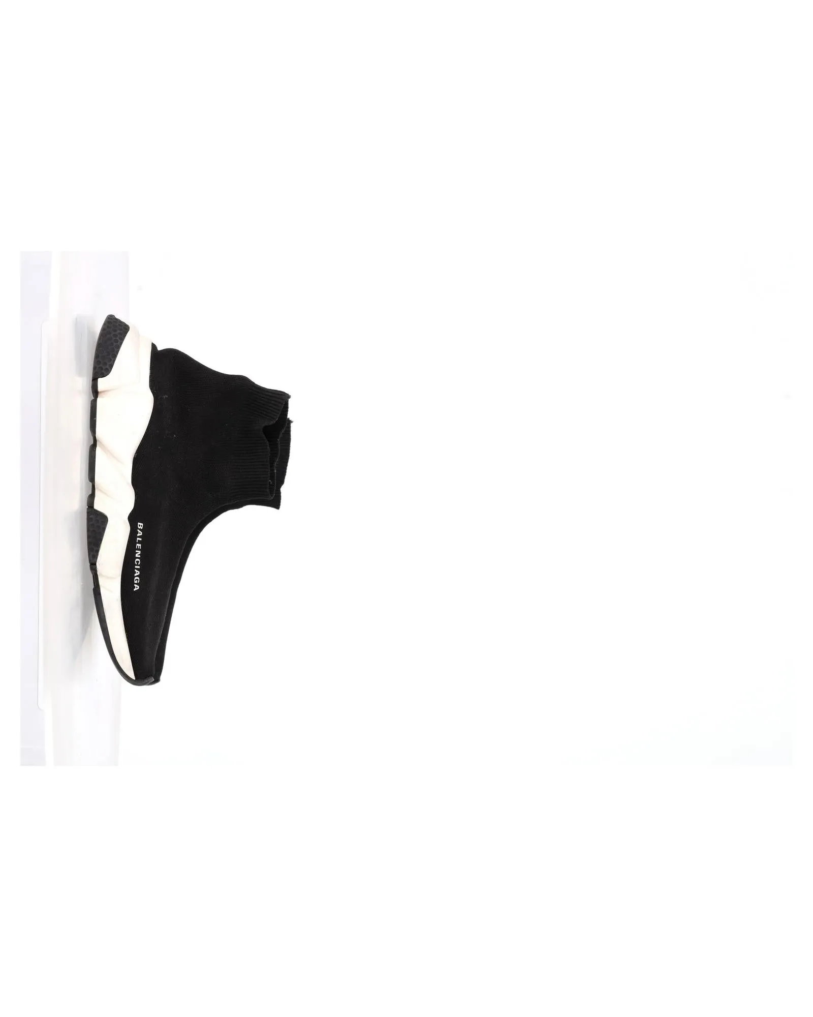 Speed Trainer Sneaker Socklike Design