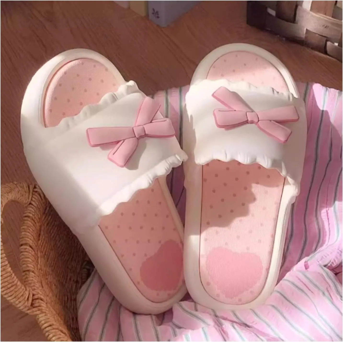 Sweet Kawaii Bowknot Slippers Flip Flops for Women – Thick Sole Non-Slip Summer Indoor Outdoor Cute Korean Style Design