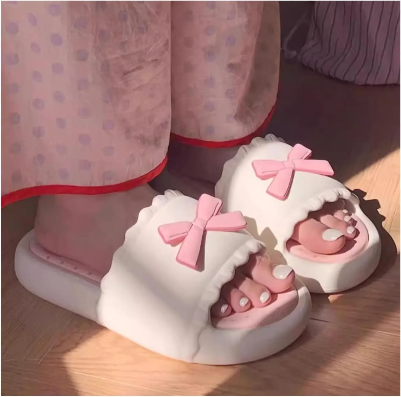 Sweet Kawaii Bowknot Slippers Flip Flops for Women – Thick Sole Non-Slip Summer Indoor Outdoor Cute Korean Style Design