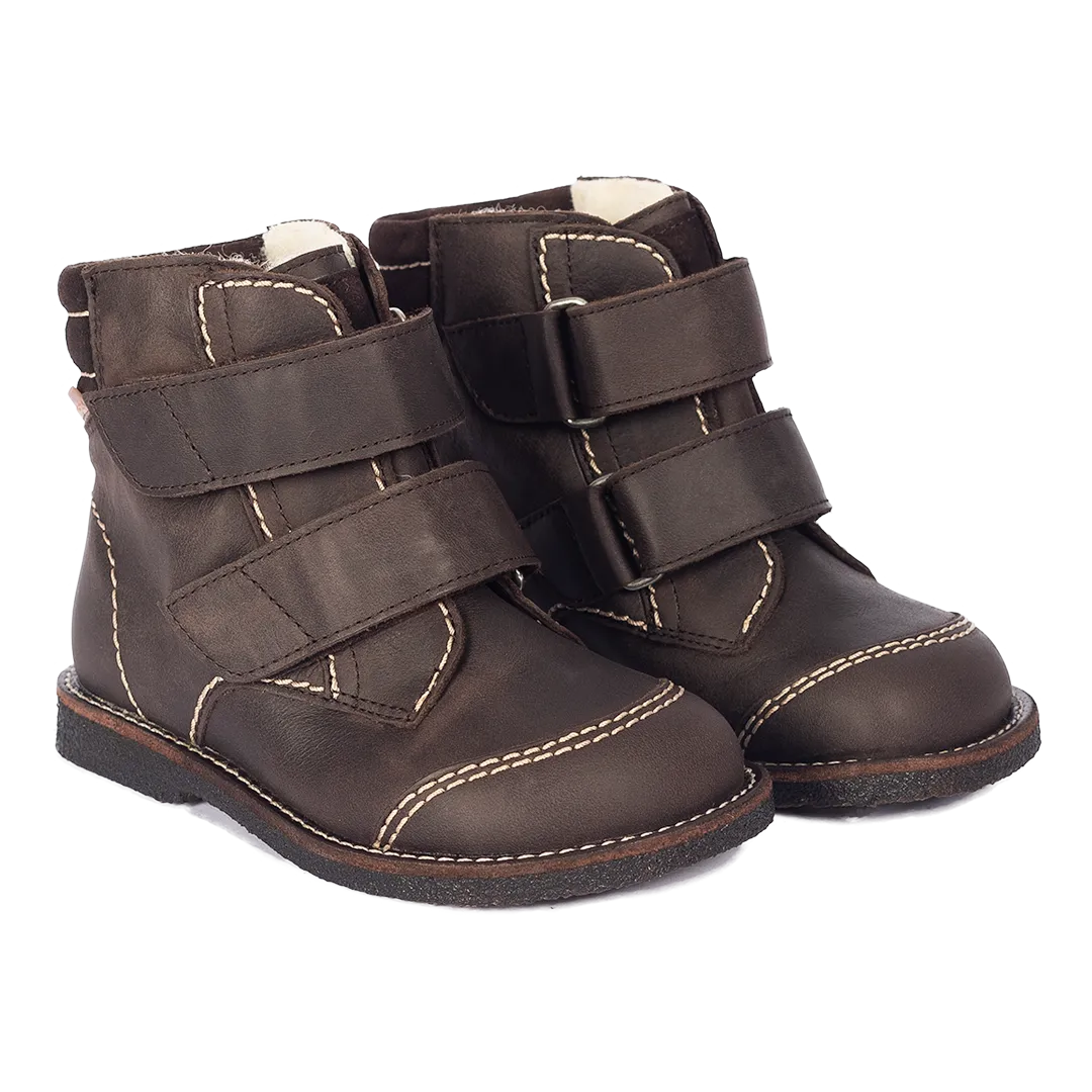 TEX-boot with decorative contrast stitching