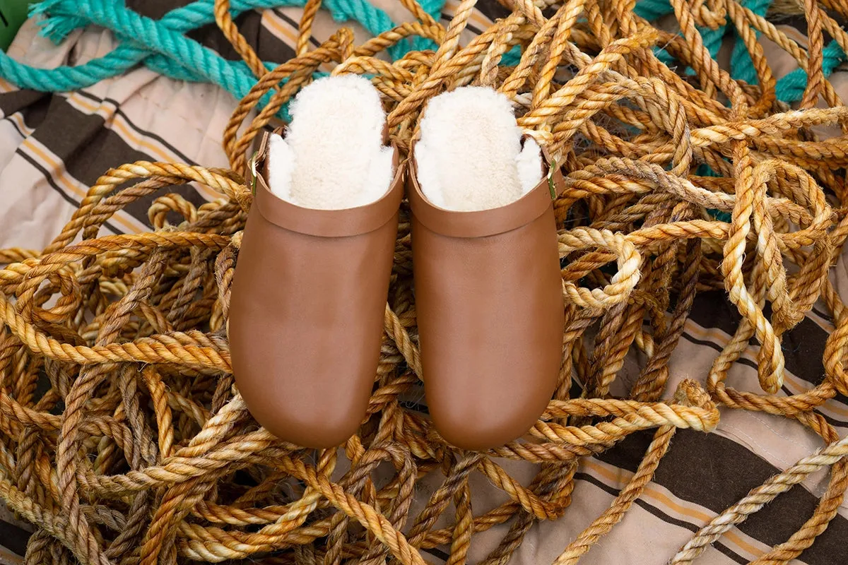UMBER CLOG WITH SHEARLING